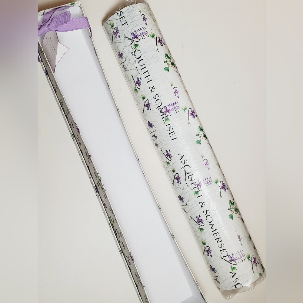 Asquith & Somerset  April Violets Scented Drawer Linning Paper (6) - Picture 4 of 5